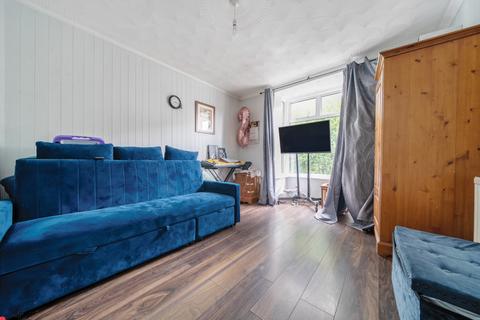 2 bedroom semi-detached house for sale, Aylesbury Road, Bromley