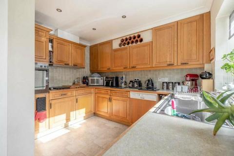 3 bedroom terraced house for sale, Hillside Close, ., Chalfont St. Giles, Buckinghamshire, HP8 4JN