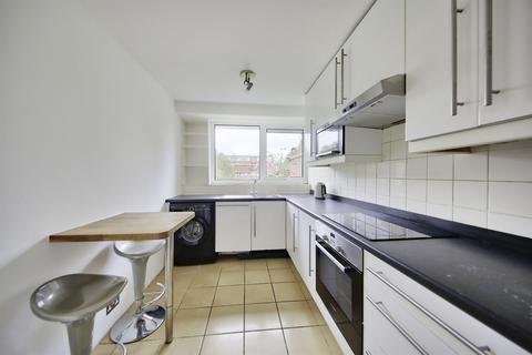 3 bedroom flat for sale, Goulden House, SW11 3HG