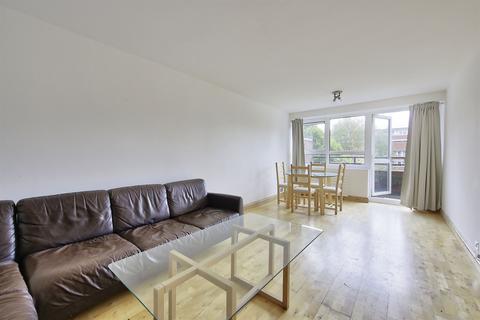 3 bedroom flat for sale, Goulden House, SW11 3HG