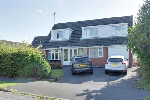 4 bedroom detached house for sale, Leicester Avenue , Alsager