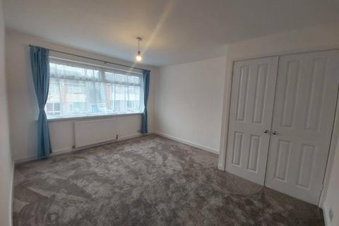 3 bedroom semi-detached house to rent, Vassall Court, Bristol BS16