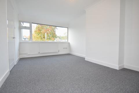 3 bedroom house to rent, Fairfield Avenue, Hampshire PO14