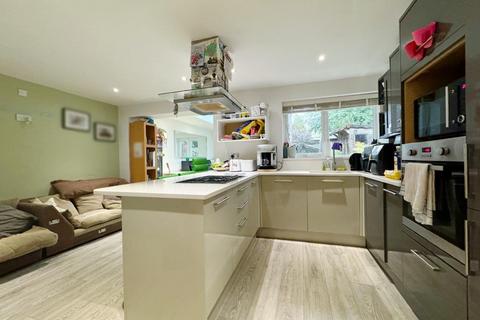 3 bedroom semi-detached house for sale, Sunningdale Drive, Bramhall