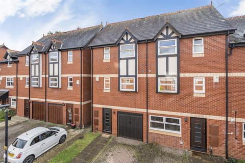 13 Colleton Mews, Exeter, EX2 4AH