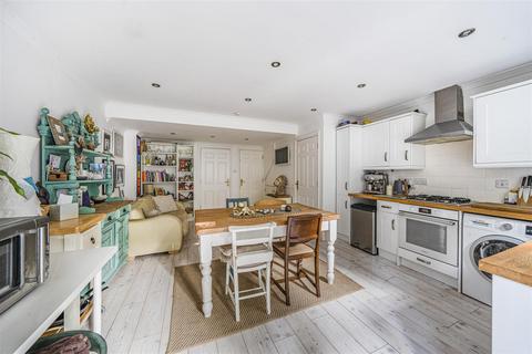 13 Colleton Mews, Exeter, EX2 4AH