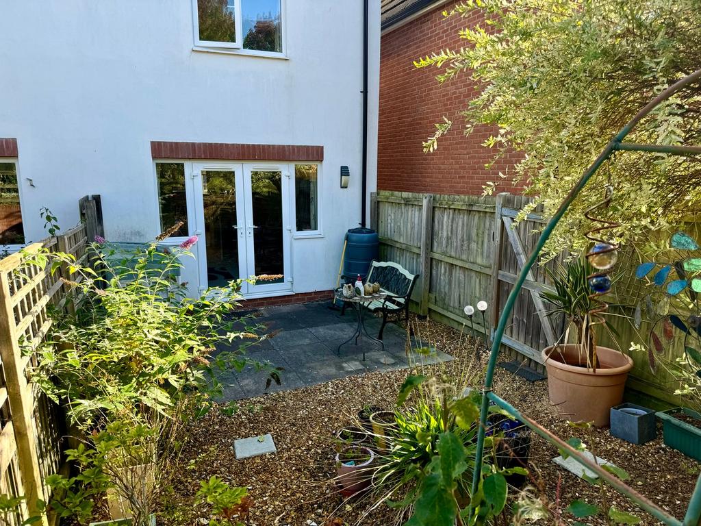 Ledbury Court, Hereford, HR1 3 bed end of terrace house for sale £269,950