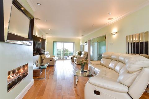 4 bedroom chalet for sale, Donnington Road, Woodingdean, Brighton, East Sussex