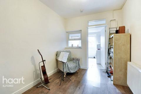19 Farnham Road, Ilford, IG3 8QB