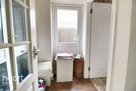 19 Farnham Road, Ilford, IG3 8QB
