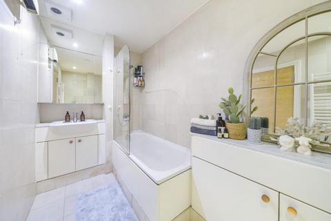 2 bedroom flat for sale, Queensborough Terrace, Bayswater, London, W2