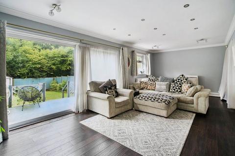 17 Upper Tail, Watford, WD19 5DF