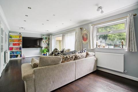 17 Upper Tail, Watford, WD19 5DF