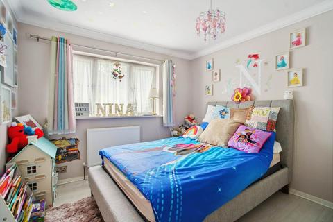 17 Upper Tail, Watford, WD19 5DF