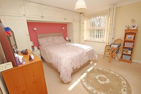 3 bedroom terraced house for sale, Sheraton Close, Eastbourne, BN21 4HQ