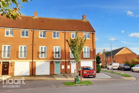 4 bedroom townhouse for sale, Noble Crescent, Aylesbury