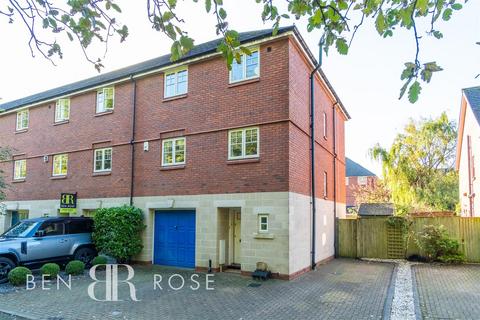 4 bedroom end of terrace house for sale, Scarlett Drive, Preston PR4