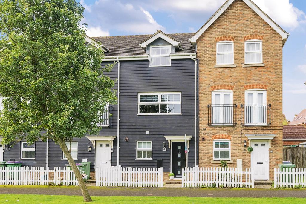 Atkinson Road, Hawkinge 3 bed terraced house for sale £345,000