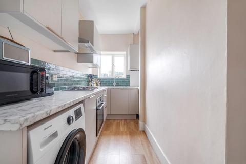 4 bedroom maisonette for sale, Flaxman Road, SE5