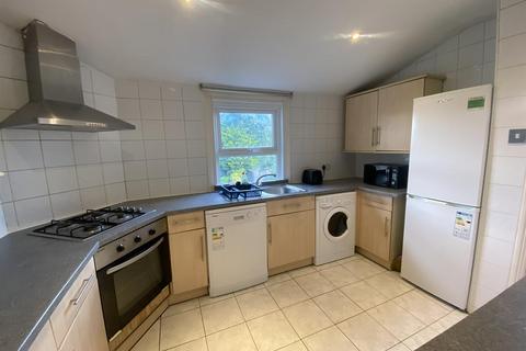 3 bedroom maisonette to rent, Sunningfields Road, Hendon, London