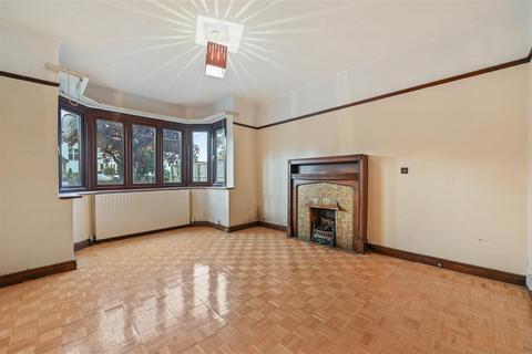 27 Banstead Road South, Sutton, SM2 5LF