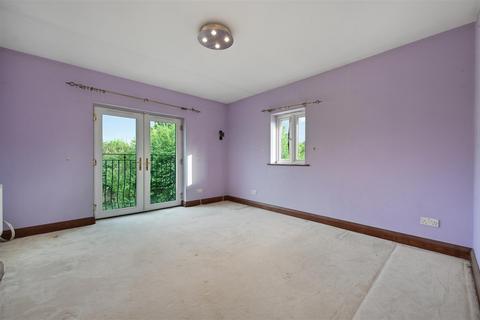 27 Banstead Road South, Sutton, SM2 5LF