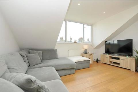 3 bedroom apartment for sale, Drayton Park, Highbury, N5