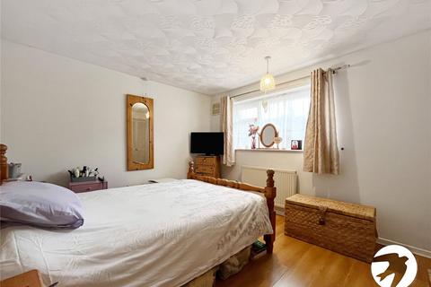 51 Clifton Close, Rochester, ME2 2HG