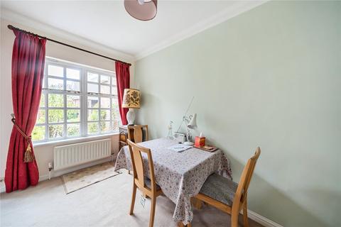 3 bedroom retirement property for sale, Whybrow Gardens, Castle Village, Berkhamsted, Hertfordshire, HP4