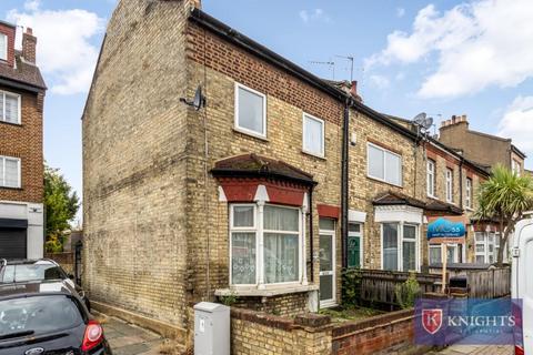 3 bedroom end of terrace house for sale, Oakleigh road North , london, N20