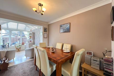 16 Bent Lea, Huddersfield, HD2 1QW