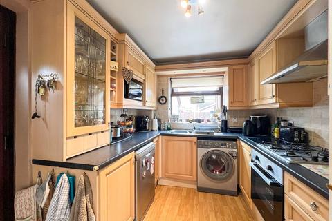 16 Bent Lea, Huddersfield, HD2 1QW