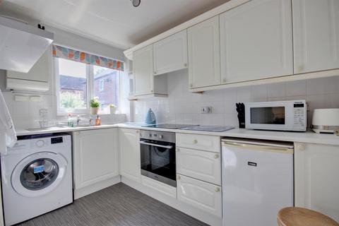 2 bedroom apartment for sale, Applegarth Mews, Crescent Street, Cottingham