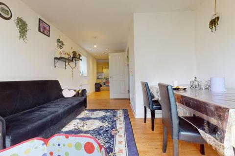 1 bedroom apartment for sale, Aces Court, North Drive, Hounslow TW3