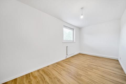 3 bedroom terraced house to rent, Groome House, Black Prince Road, SE11