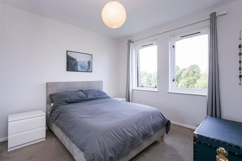 16/13 Balfour Place, Edinburgh, EH6 5DW