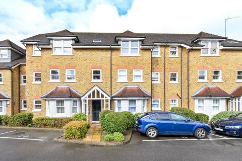 2 bedroom flat for sale, Ravens Close, Surbiton, KT6