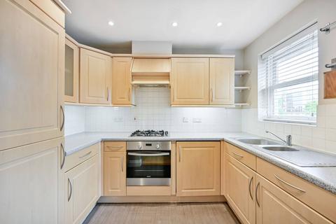 2 bedroom flat for sale, Ravens Close, Surbiton, KT6