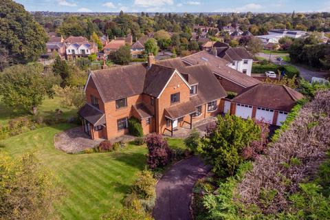 4 bedroom detached house for sale, Harvest Hill Road, Maidenhead SL6