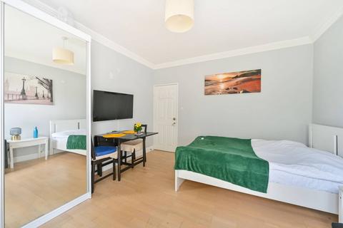 1 bedroom flat for sale, Hallfield Estate, Bayswater, London, W2