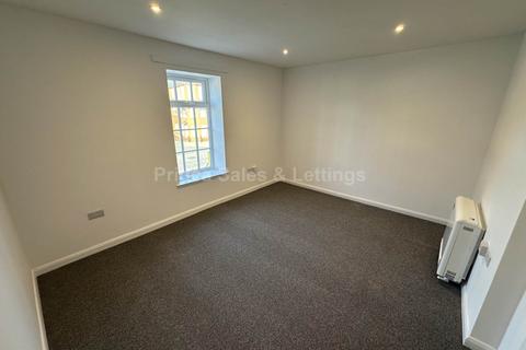 2 bedroom flat to rent, High Street, Lincoln