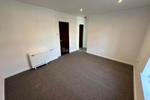 2 bedroom flat to rent, High Street, Lincoln