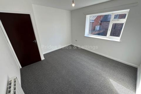 2 bedroom flat to rent, High Street, Lincoln