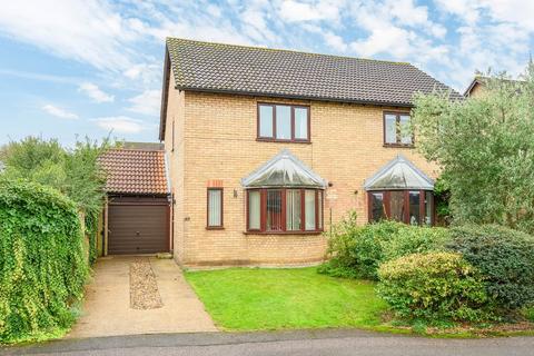 3 bedroom semi-detached house for sale, Stonebanks, Walton-on-Thames, KT12