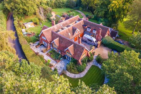 4 bedroom link detached house for sale, Church Road, Berkshire RG7