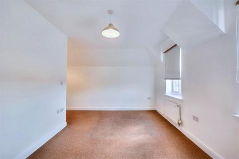 57 Clementine Drive, Mapperley, Nottingham, NG3 5UX