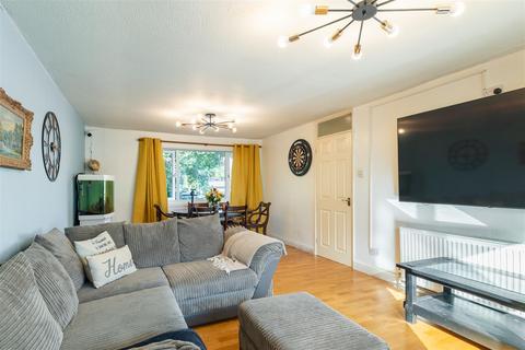 2 bedroom flat for sale, Little Park, Southam