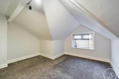 2 bedroom flat to rent, Cross Gates Road, Leeds