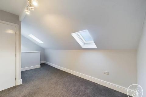 2 bedroom flat to rent, Cross Gates Road, Leeds