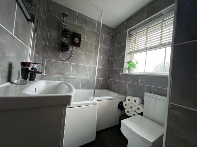 Bathroom.jpeg